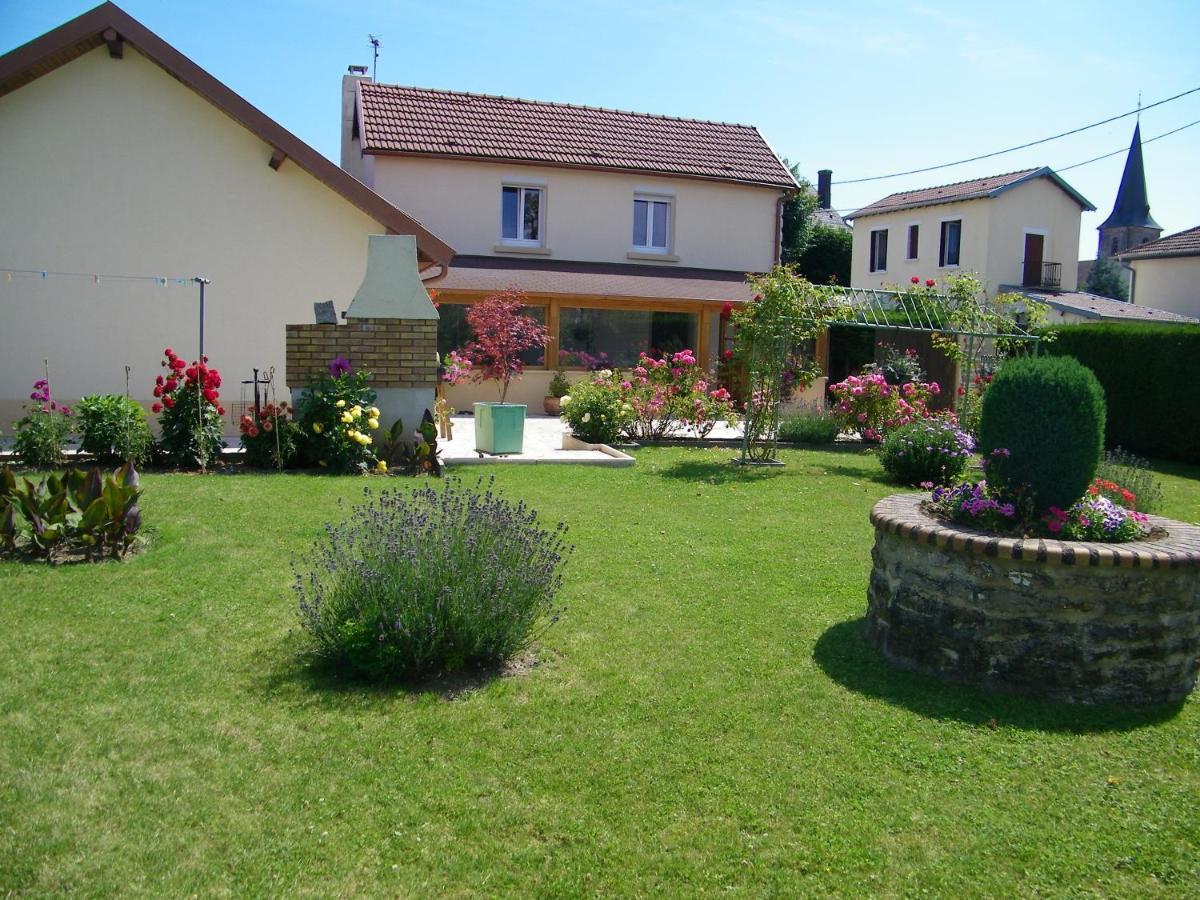 Bed and Breakfast Au Pied du Cognelot Chalindrey Esterno foto
